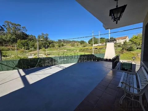 Casa de 200 m² a Ponte Caldelas