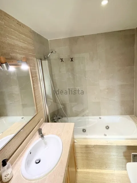 Wohnung 77 m² in Madrid