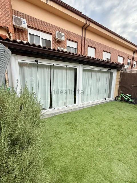 Casa de 150 m² a Alovera