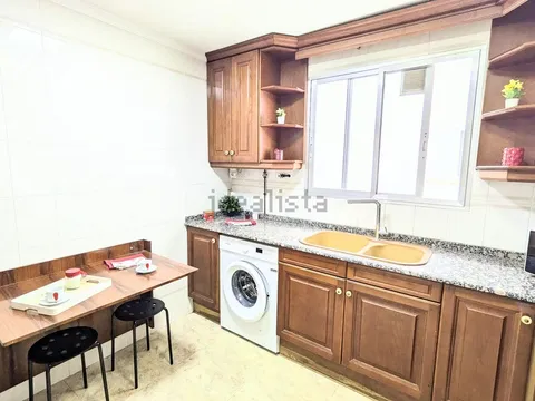 Кімната в оренду, Севілья