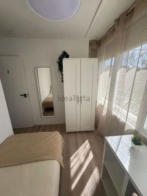 Room for rent, Seville