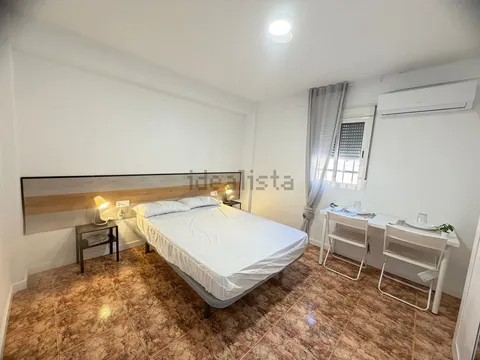Stanza in affitto, Siviglia (2/25)