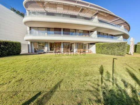 Appartamento 412 m² a Estepona