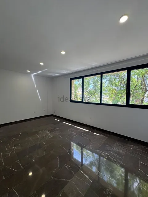Flat 89 m² in Seville