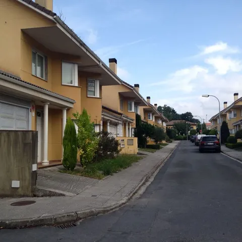 Casa de 210 m² en Oleiros