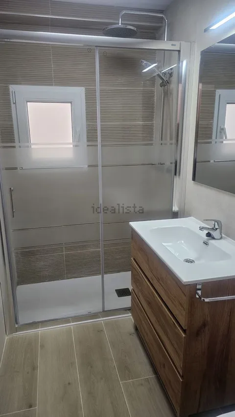 Room for rent, Madrid (4/7)