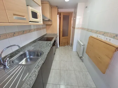 Wohnung 75 m² in La Puebla de Alfindén