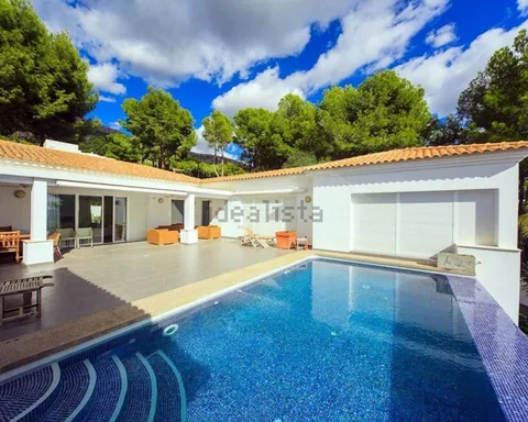 House 400 m² in Altea