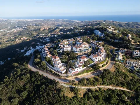 Pis de 275 m² a Ojén (3/40)