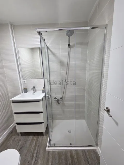 Habitació de lloguer, Toro