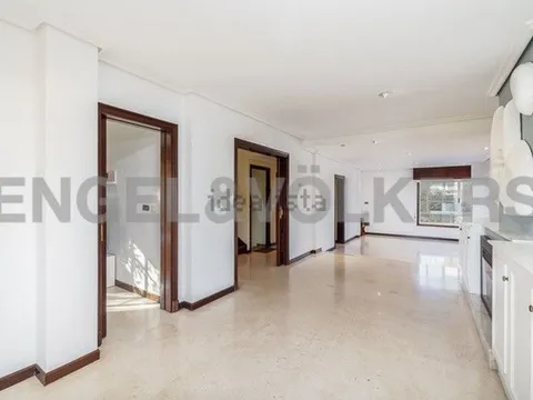 House 300 m² in Baiona