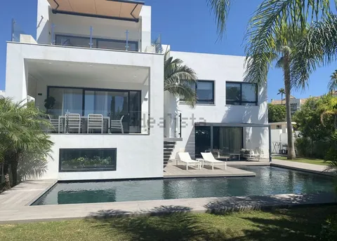 Casa 390 m² a Estepona