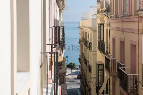 Flat 101 m² in Cádiz