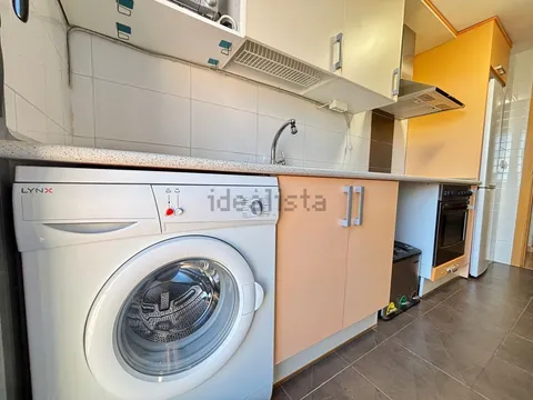 Flat 94 m² in Cadrete