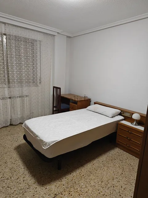 Room for rent, Salamanca (4/9)