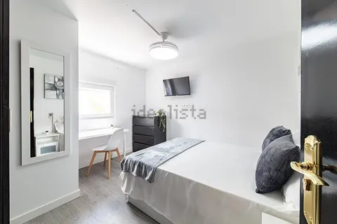 Room for rent, Madrid (2/8)