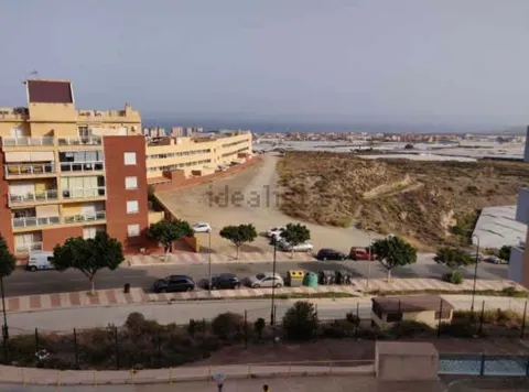 Pis de 85 m² a Roquetas de Mar