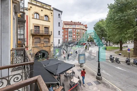 Flat 82 m² in Oviedo