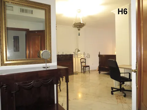 Room for rent, Seville