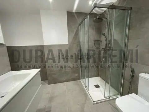 Pis de 56 m² a Terrassa