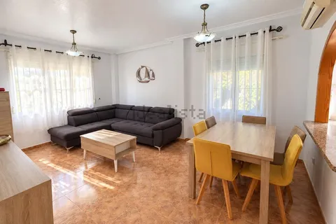 Casa de 82 m² a Oriola
