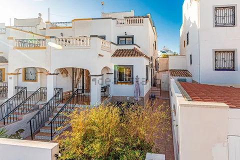 Casa de 83 m² a Oriola