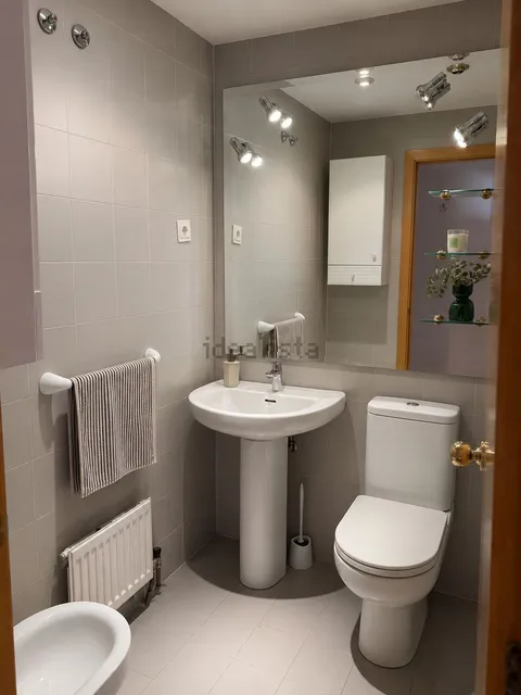 Habitació de lloguer, Madrid (3/4)