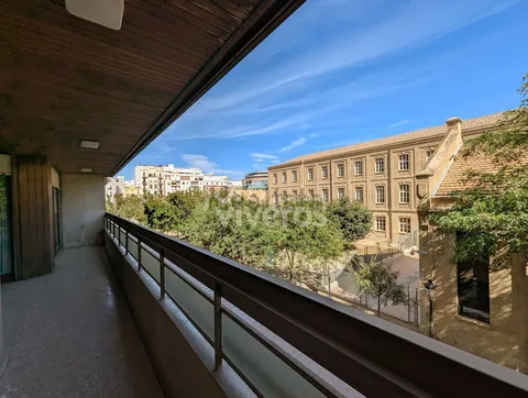 Wohnung 236 m² in Valencia