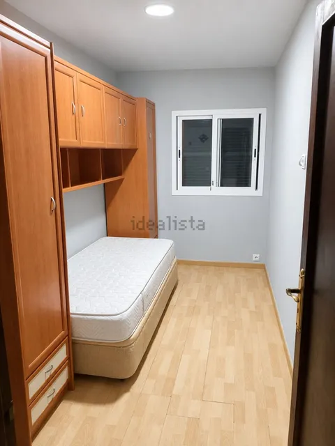 Кімната в оренду, Пальма