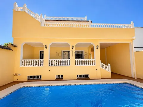 Casa de 387 m² a Torrevella