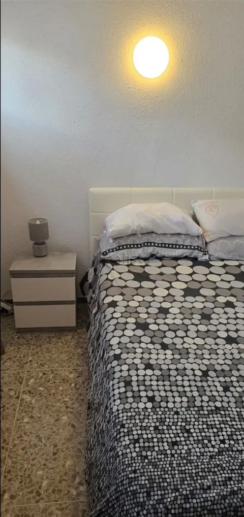 Chambre à louer, Arona