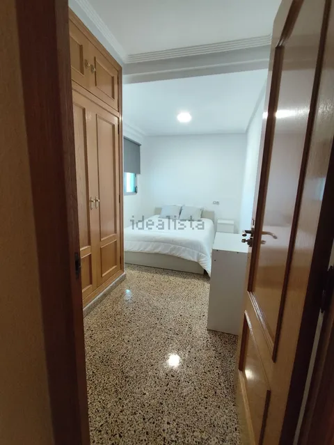 Room for rent, Llíria