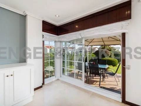 House 300 m² in Baiona