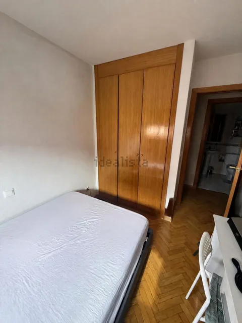 Room for rent, Madrid (2/4)