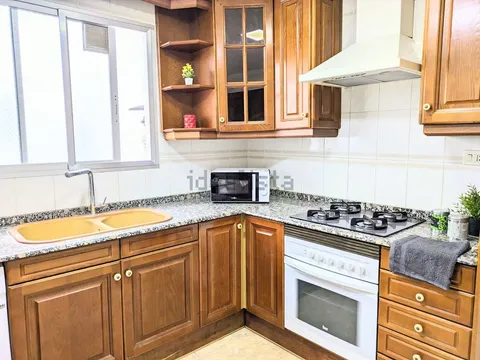 Кімната в оренду, Севілья