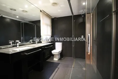 Pis de 230 m² a Oviedo
