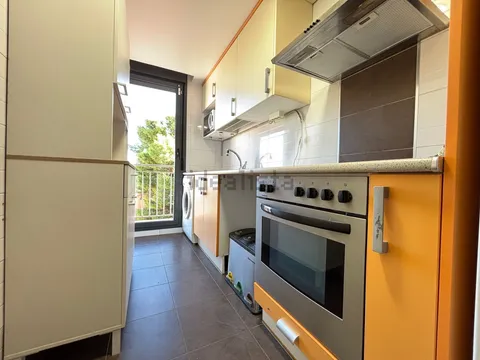 Flat 94 m² in Cadrete