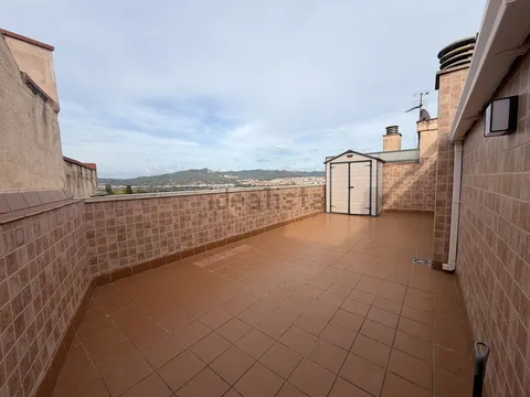Квартира 204 м² у Santa Coloma de Cervelló