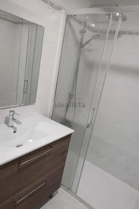 Habitació de lloguer, Avinyonet de Puigventós (3/3)
