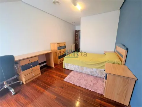 Pis de 112 m² a Ourense