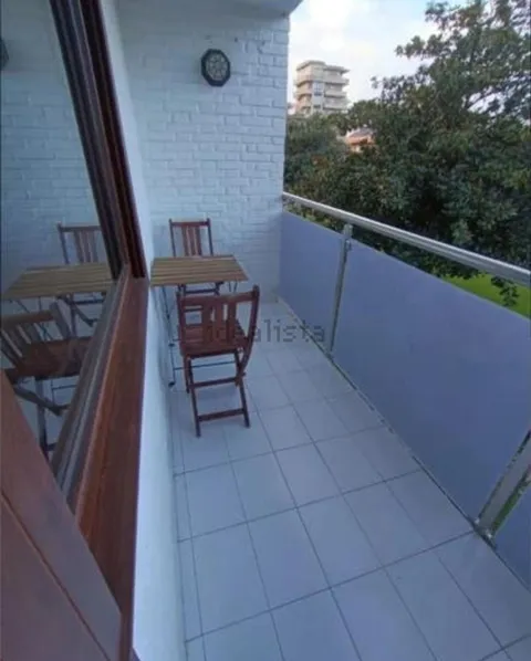 Piso de 55 m² en Laredo (2/6)