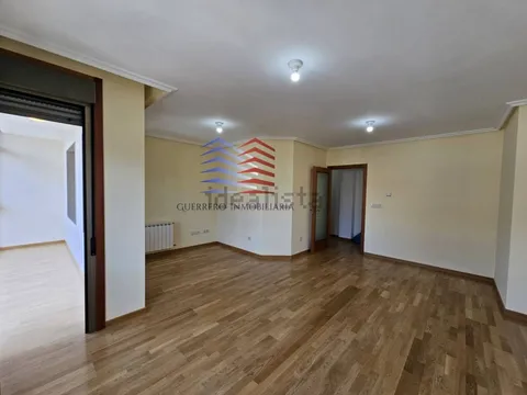 Pis de 147 m² a Ourense