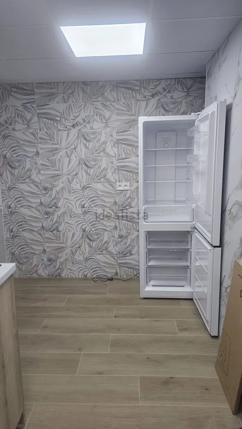 Room for rent, Madrid (3/7)