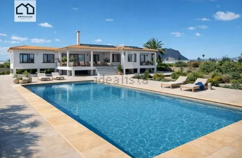 Casa de 648 m² a Oriola