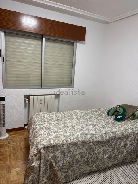 Habitación en alquiler, Madrid (2/3)