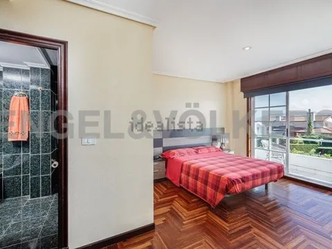 House 300 m² in Baiona