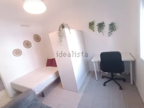 Room for rent, Seville (3/12)