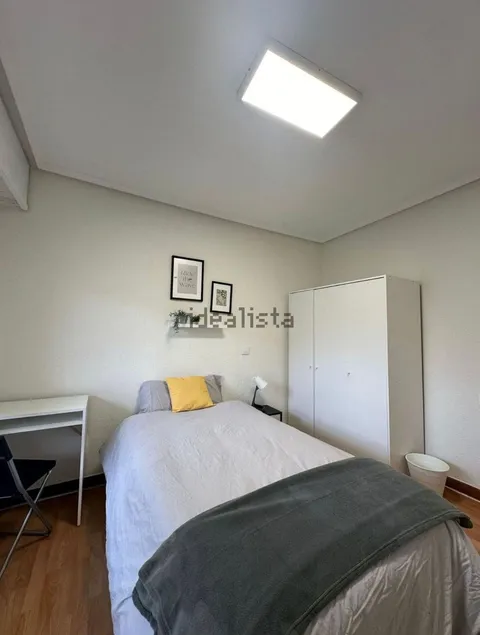 Room for rent, Irun
