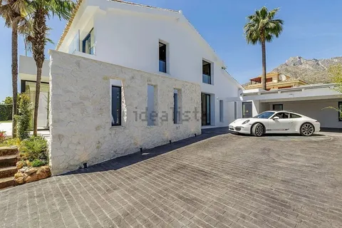 Haus 400 m² in Marbella
