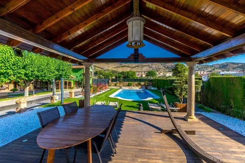 Casa de 395 m² a Onil